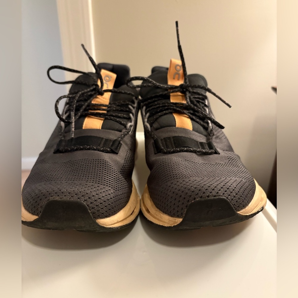 ON Sneakers